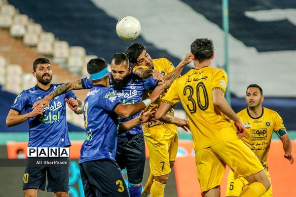 دیدار تیم های استقلال و سپاهان