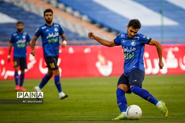 دیدار تیم های استقلال و سپاهان