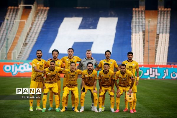 دیدار تیم های استقلال و سپاهان