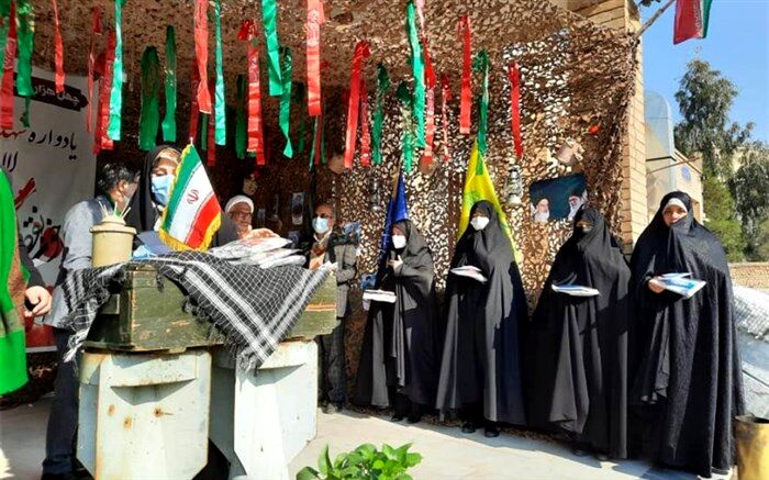 یادواره «لاله‌های روشن» در دبیرستان امامت قم برگزار شد