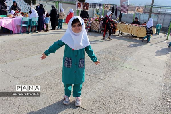 بازارچه صنایع دستی و غذاهای سنتی در دبستان تربیت گلوگاه