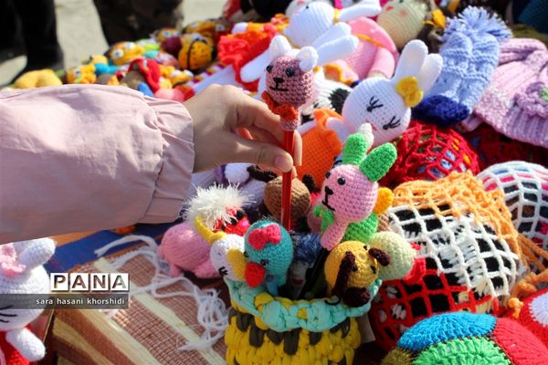 بازارچه صنایع دستی و غذاهای سنتی در دبستان تربیت گلوگاه