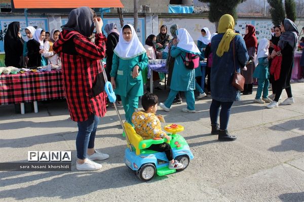 بازارچه صنایع دستی و غذاهای سنتی در دبستان تربیت گلوگاه