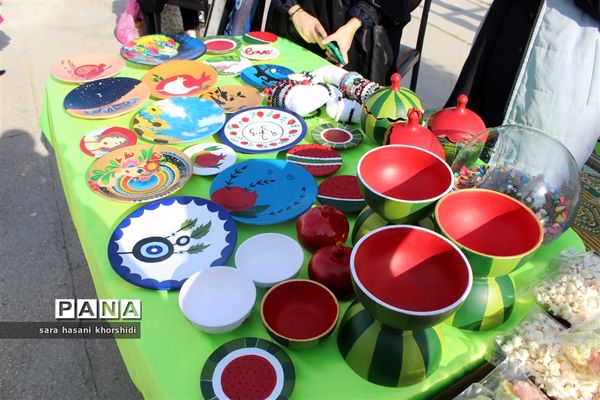 بازارچه صنایع دستی و غذاهای سنتی در دبستان تربیت گلوگاه