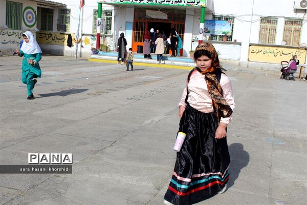 بازارچه صنایع دستی و غذاهای سنتی در دبستان تربیت گلوگاه