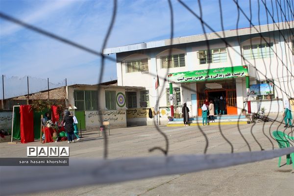 بازارچه صنایع دستی و غذاهای سنتی در دبستان تربیت گلوگاه