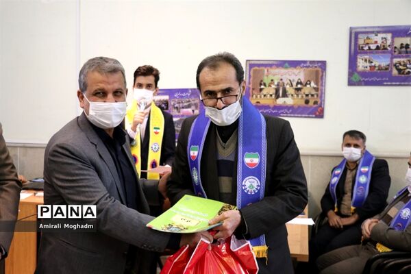 مراسم تجلیل از فعالان سازمان دانش‌آموزی خراسان رضوی(2)
