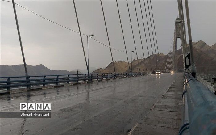 برف و باران در جاده‌های ۵ استان کشور