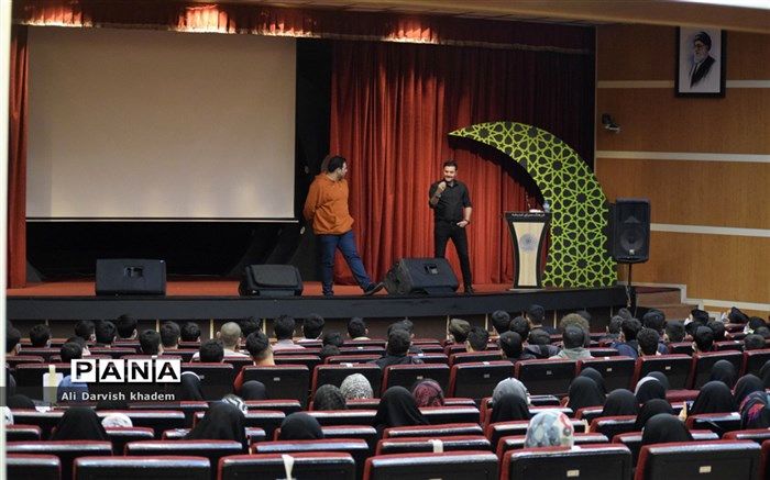 رسانه نقش مهمی در تعلیم و تربیت قشر نوجوان دارد 