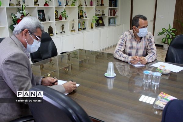 جلسه برنامه‌ریزی درس آمادگی دفاعی آموزش و پرورش استان بوشهر