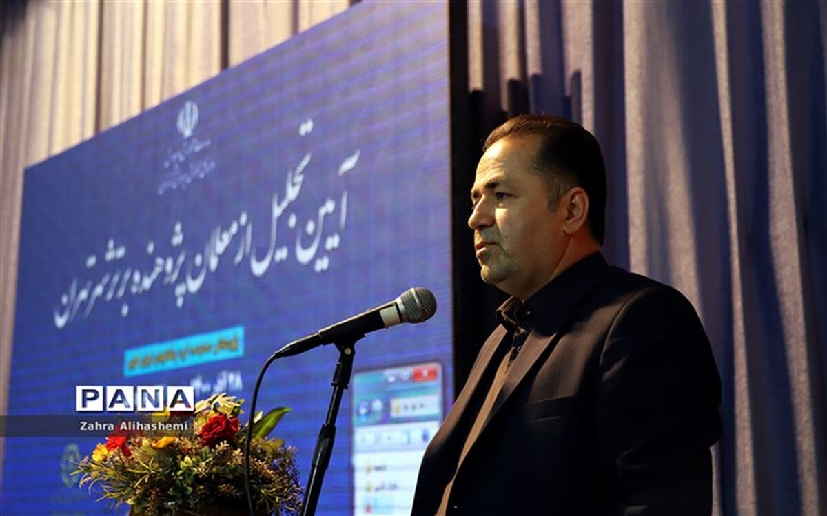 باید نگاه علمی و پژوهشی بر مبنای واقعیات در دانش‌آموزان نهادینه شود