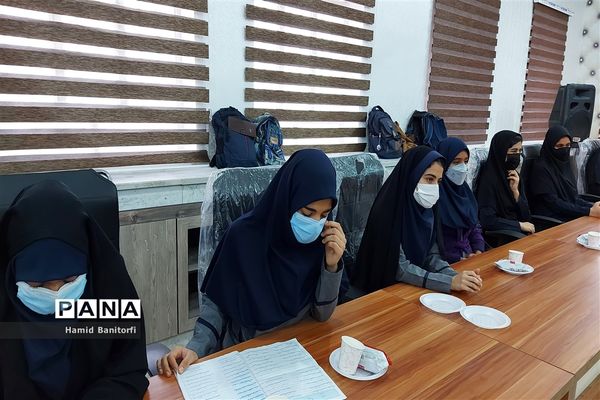 برگزاری مسابقه مشاعره دانش‌آموزی در حمیدیه