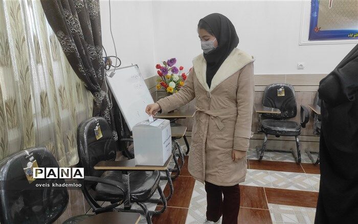 انتخابات شورای دانش‌آموزی شهرستان گلوگاه برگزار شد