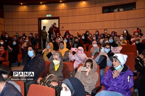 نمایشگاه نقاشی یک دقیقه بیشتر در دماوند