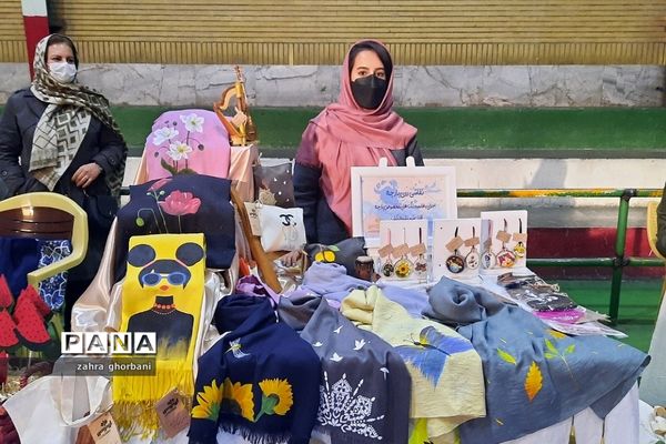 برگزاری نمایشگاه عرضه و فروش محصولات کارآفرینان شهرستان دماوند