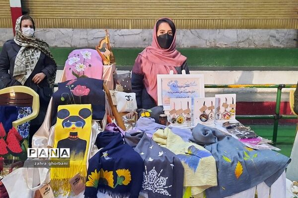 برگزاری نمایشگاه عرضه و فروش محصولات کارآفرینان شهرستان دماوند