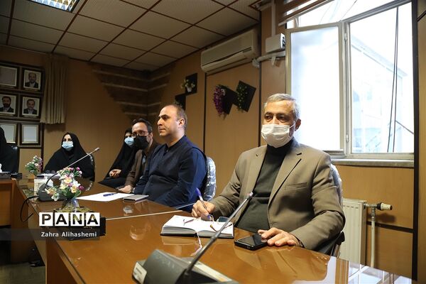نشست تخصصی با منتخب مدیران مدارس منطقه ۹