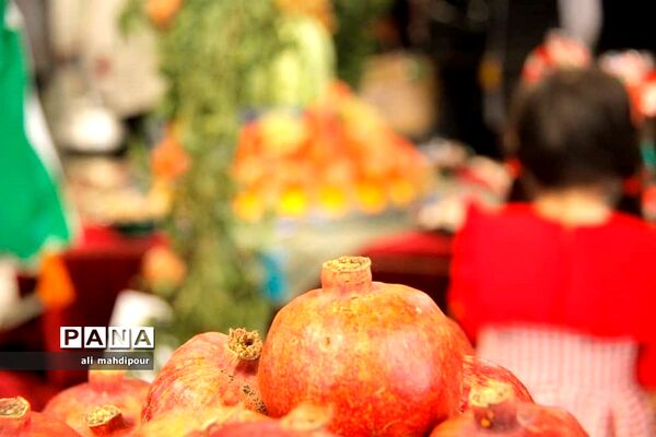 هیاهوی شهر در آستانه شب یلدا