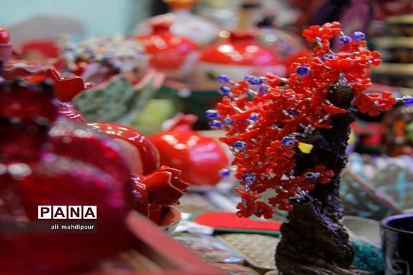 هیاهوی شهر در آستانه شب یلدا