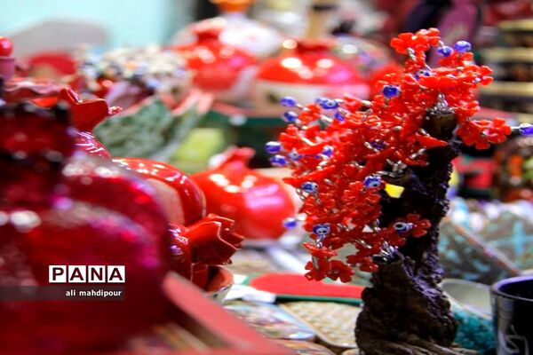 هیاهوی شهر در آستانه شب یلدا