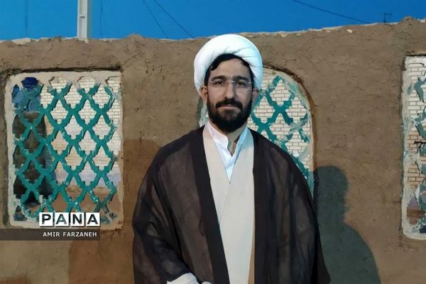 مشارکت نوجوانان در آماده‌سازی نمایشگاه ایام فاطمیه