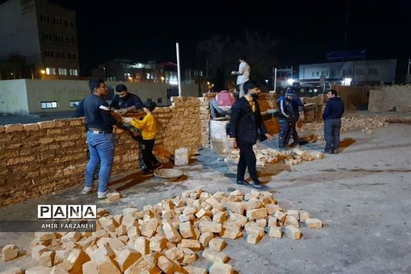 مشارکت نوجوانان در آماده‌سازی نمایشگاه ایام فاطمیه