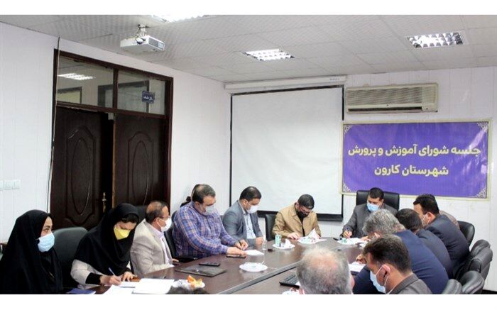 کودکان بازمانده از تحصیل باید به چرخه آموزش بازگردند