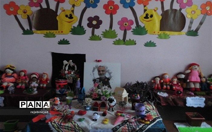 برپایی نمایشگاه دست سازه‌های دانش‌آموزان شهرستان دلفان به‌مناسبت شب یلدا/ فیلم