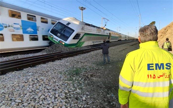 برخورد دو قطار در خط پنج متروی تهران؛ 20 مسافر مصدوم شدند