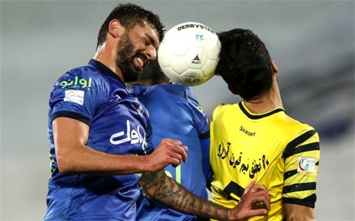 از تیمی که صدرنشین لیگ برتر است نباید اینقدر انتقاد کرد؛ برخی فقط بدی‌ها را می‌بینند