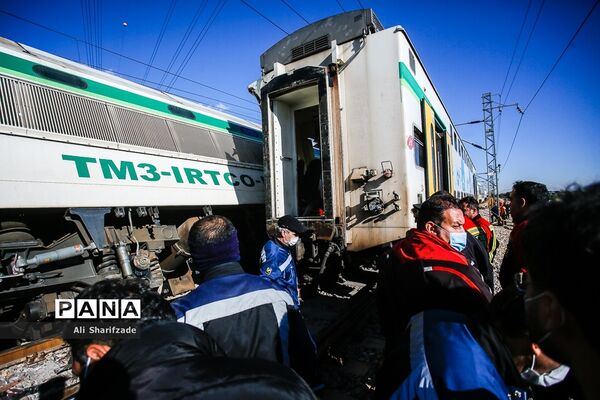 حادثه برخورد دو دستگاه قطار مترو کرج - تهران