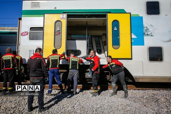 حادثه برخورد دو دستگاه قطار مترو کرج - تهران