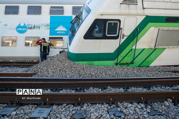 حادثه برخورد دو دستگاه قطار مترو کرج - تهران