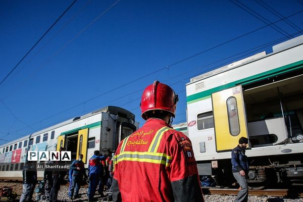 حادثه برخورد دو دستگاه قطار مترو کرج - تهران