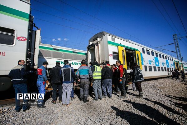 حادثه برخورد دو دستگاه قطار مترو کرج - تهران