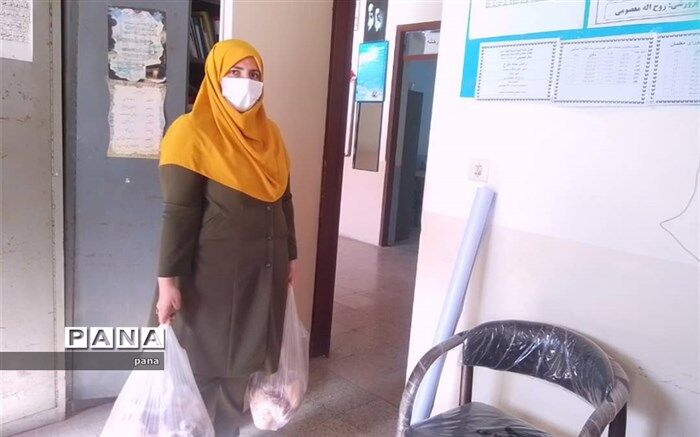 توزیع بسته‌های مهربانی در دبستان انقلاب گلوگاه
