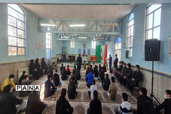 برگزاری طرح ملی لاله‌های روشن درآموزشگاه پسرانه شهید تات جوادآباد