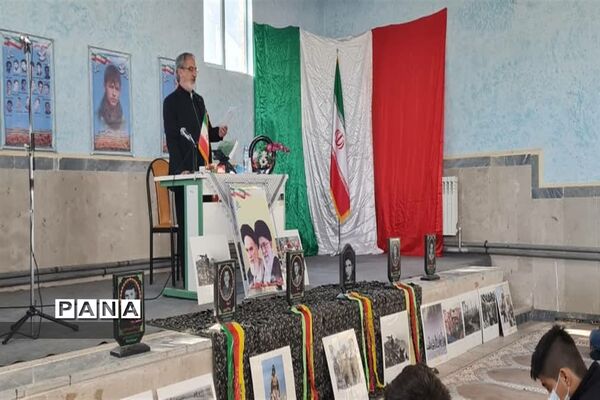 برگزاری طرح ملی لاله‌های روشن درآموزشگاه پسرانه شهید تات جوادآباد