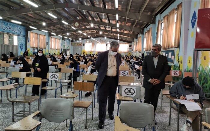 بازدید مدیرکل آموزش و پرورش استان البرز از حوزه امتحانات نهایی