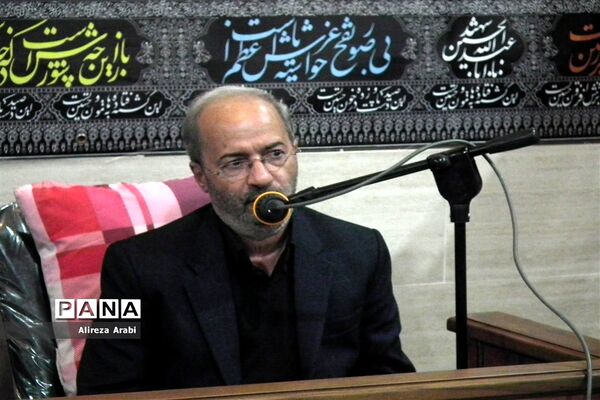برگزاری دویست چهلمین جلسه انجمن مداحان کاشمر در حسینیه قمر بنی هاشم