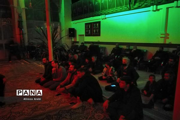 برگزاری دویست چهلمین جلسه انجمن مداحان کاشمر در حسینیه قمر بنی هاشم
