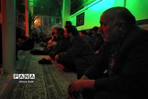 برگزاری دویست چهلمین جلسه انجمن مداحان کاشمر در حسینیه قمر بنی هاشم