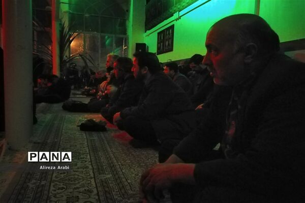 برگزاری دویست چهلمین جلسه انجمن مداحان کاشمر در حسینیه قمر بنی هاشم
