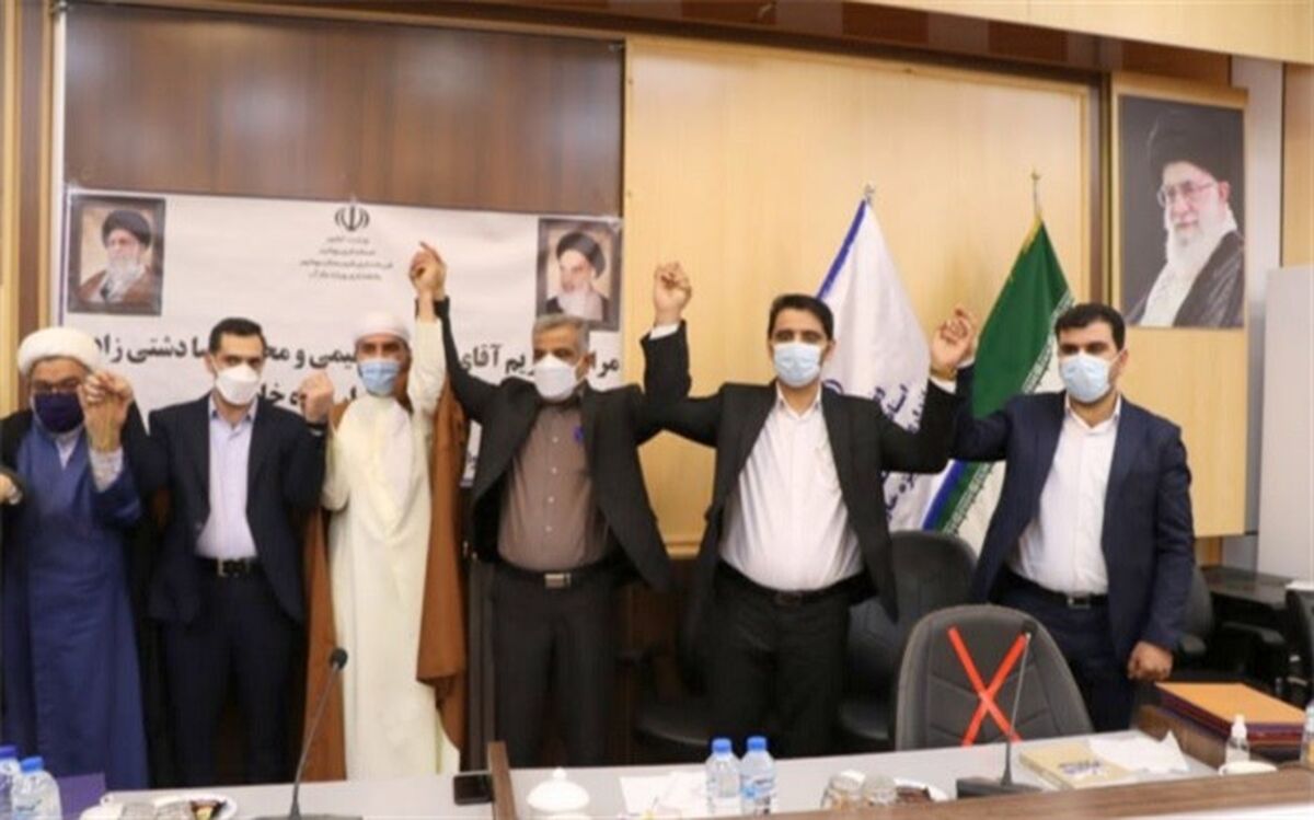 خدمت در سایه وحدت و همدلی اساس کار فرمانداری بوشهر است