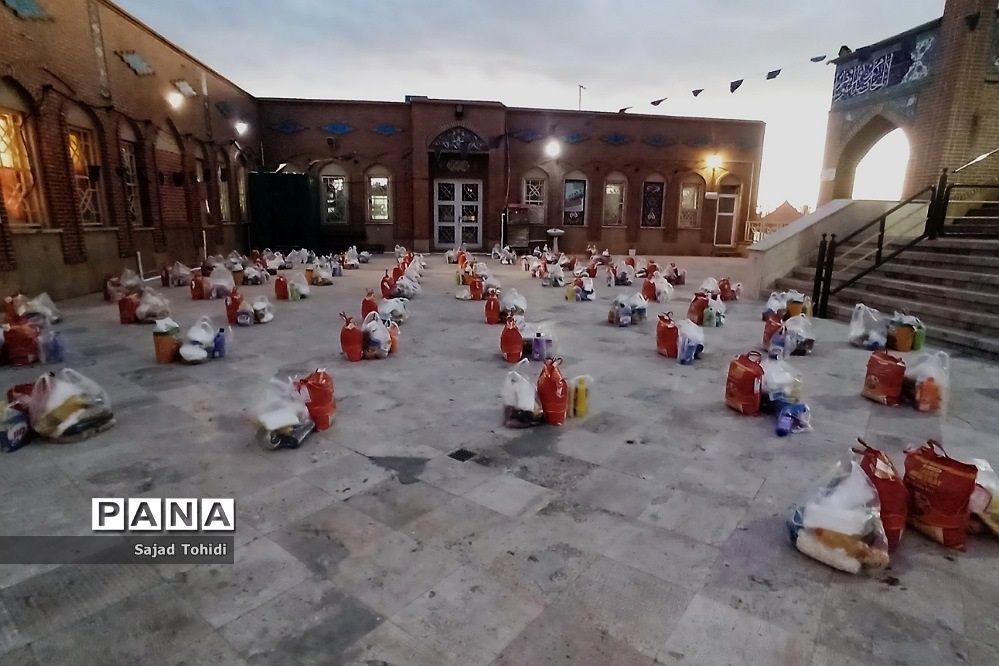 توزیع بسته معیشتی بین نیازمندان  شهرستان پردیس