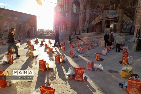 توزیع بسته معیشتی بین نیازمندان  شهرستان پردیس