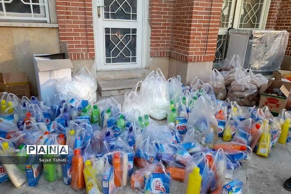 توزیع بسته معیشتی بین نیازمندان  شهرستان پردیس