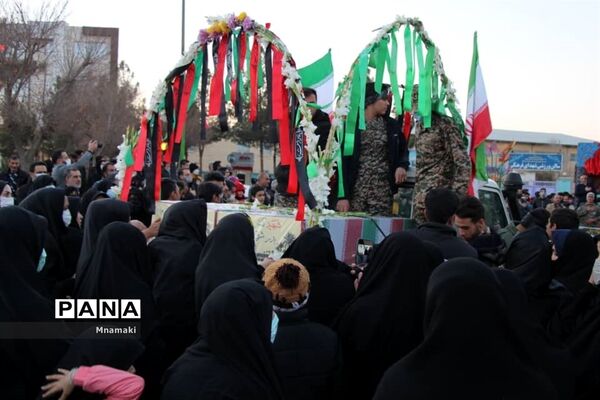 مراسم باشکوه استقبال از پیکر پاک شهیدگمنام هشت سال دفاع مقدس باحضور مردم شهید پرور آران و بیدگل