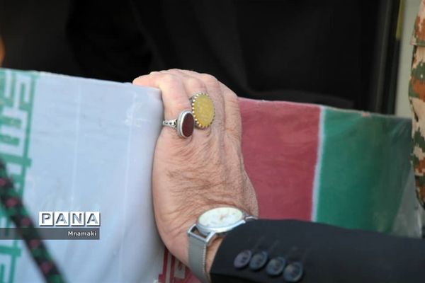 مراسم باشکوه استقبال از پیکر پاک شهیدگمنام هشت سال دفاع مقدس باحضور مردم شهید پرور آران و بیدگل