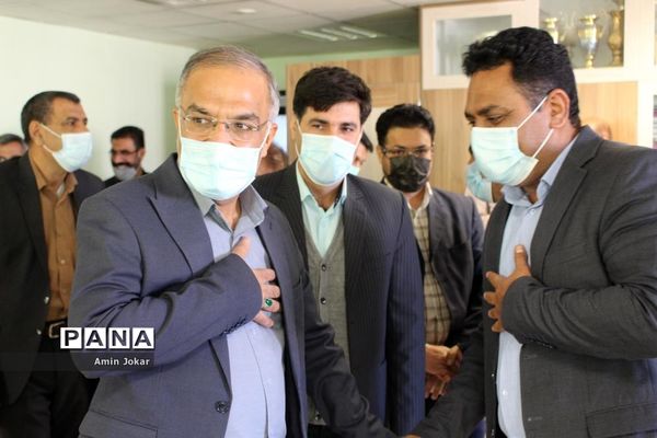 باز دید مدیرکل آموزش و پرورش فارس از حوزه های داخلی این اداره در اولین روز کاری